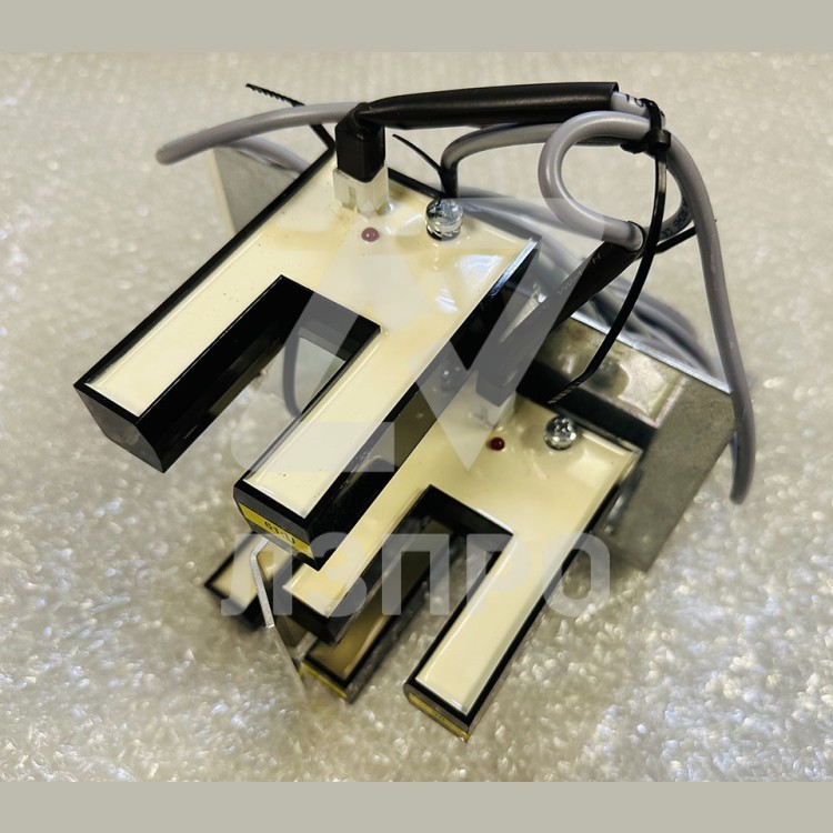 Комплект датчиков осцилляторных с кронштейном KM785150G01 Kone