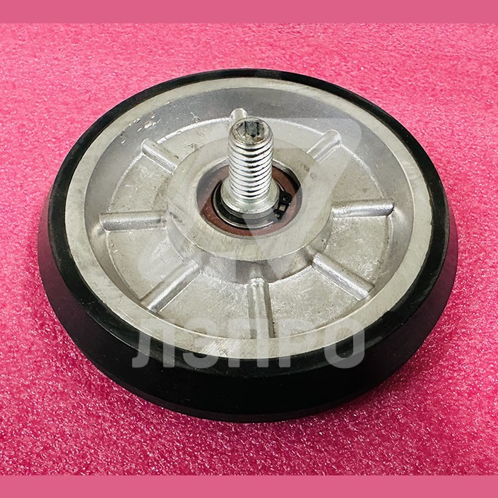 Ролик башмака противовеса d=125мм с осью H-27mm KM652535G03