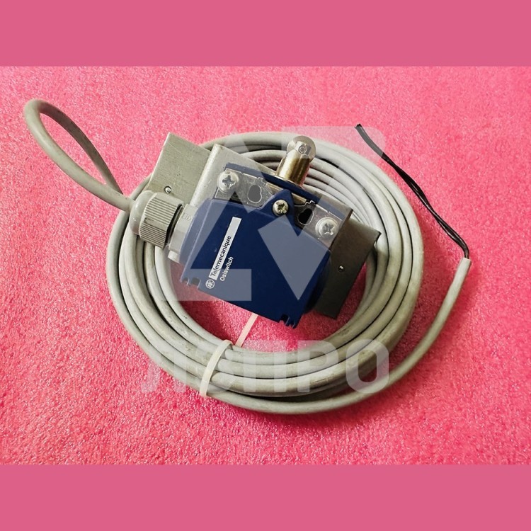 Выключатель двухполюсный 1NC+1NO ZCT21P16 Schneider Electric