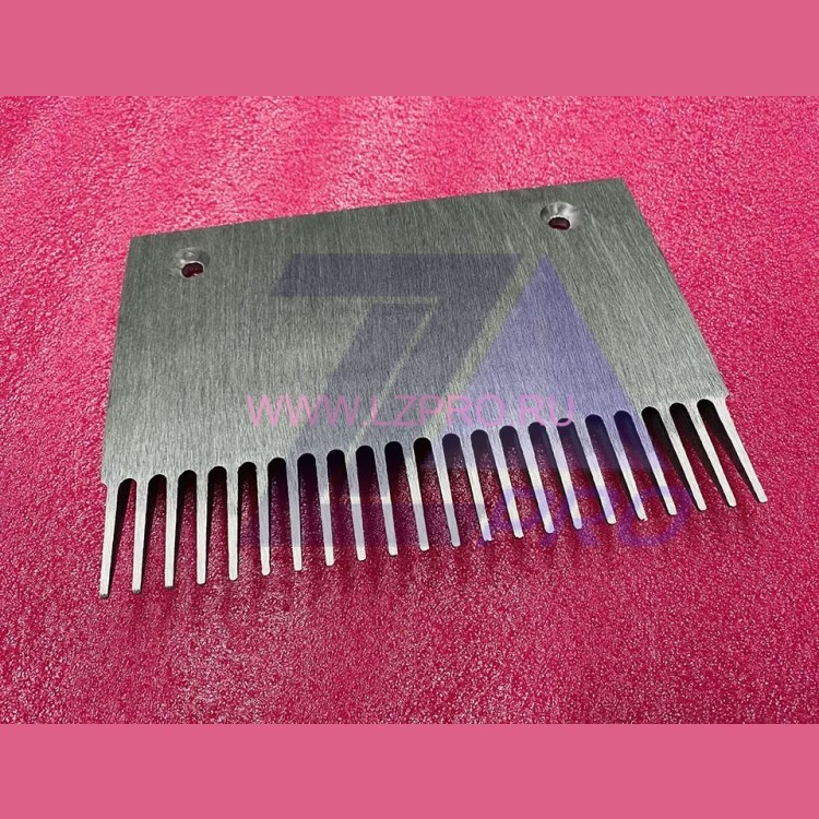 Гребенка центральная 22 зуба траволатора XOP-NC 199х145мм XAA453AV2 Otis