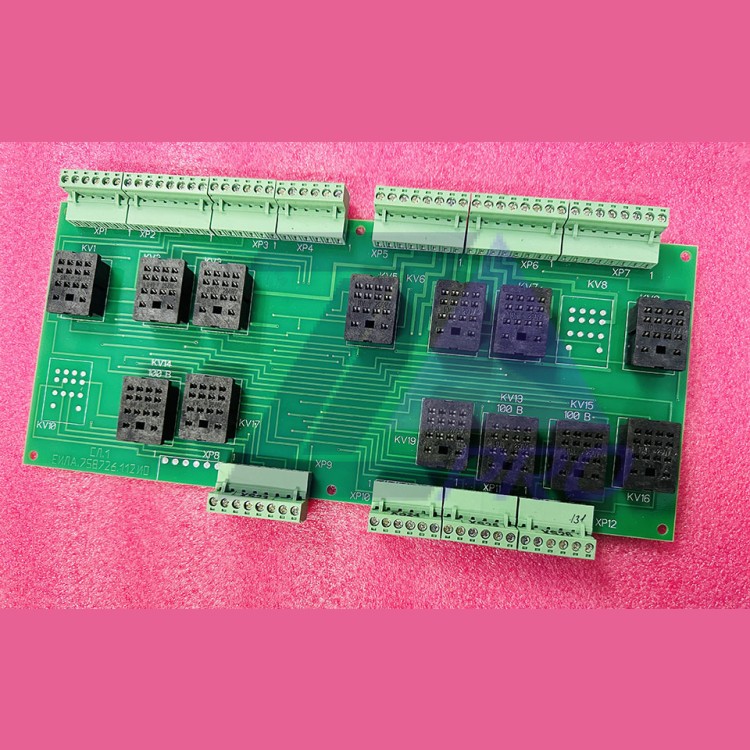 Блок релейный ШУЛМ-Р2 без реле (13 колодок) ЕИЛА.758726.112ИО СЛ.1 ЩЛЗ