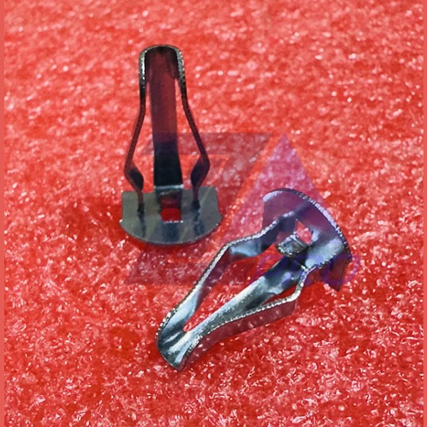 Клипса крепления обрамления (молдинга) зеркала FAA339AJ1 Otis