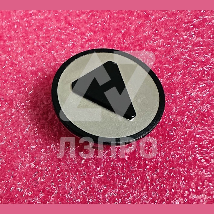 Толкатель кнопочного модуля (накладка) "стрелка" черный KM801054G091 Kone