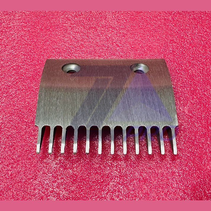 Гребенка центральная эскалатора SCE алюминиевая 12 зубьев 2L08785A LG Sigma