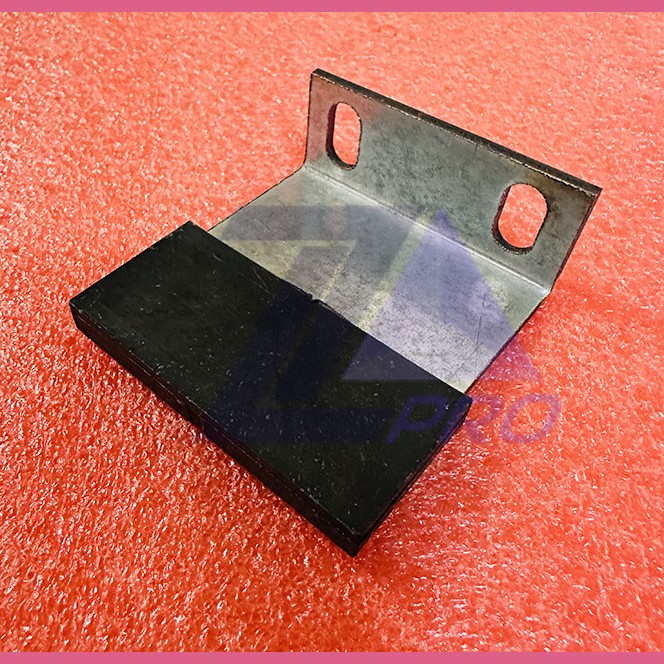 Башмак двери прямой 66*60*25мм 081.03.10.180А КМЗ